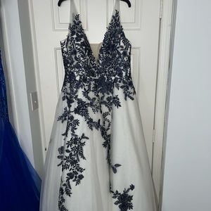 Beautiful white and navy prom gown size 18